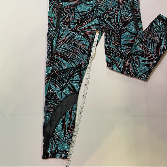 Lululemon Inspire Tight II
Palm Lace Tofino Teal Multi Size 10 - Picture 4 of 14